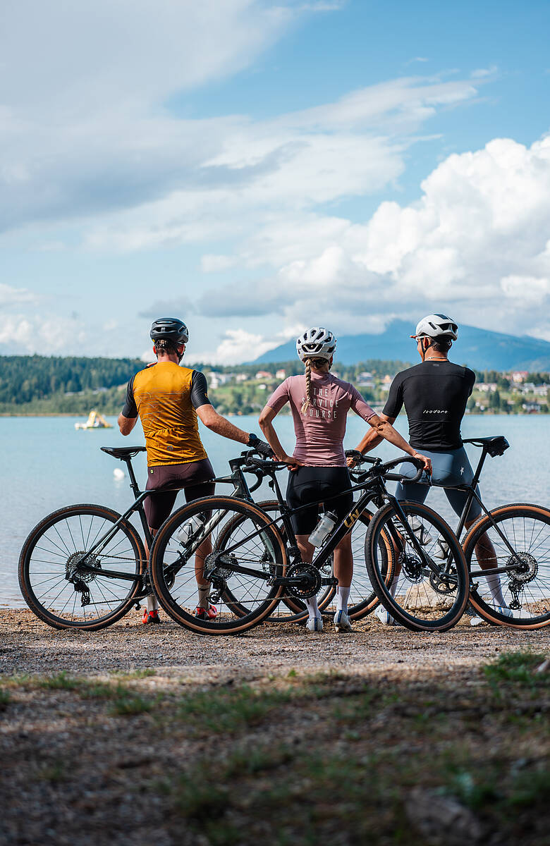 Gravelbike im Herbst, Pause am See